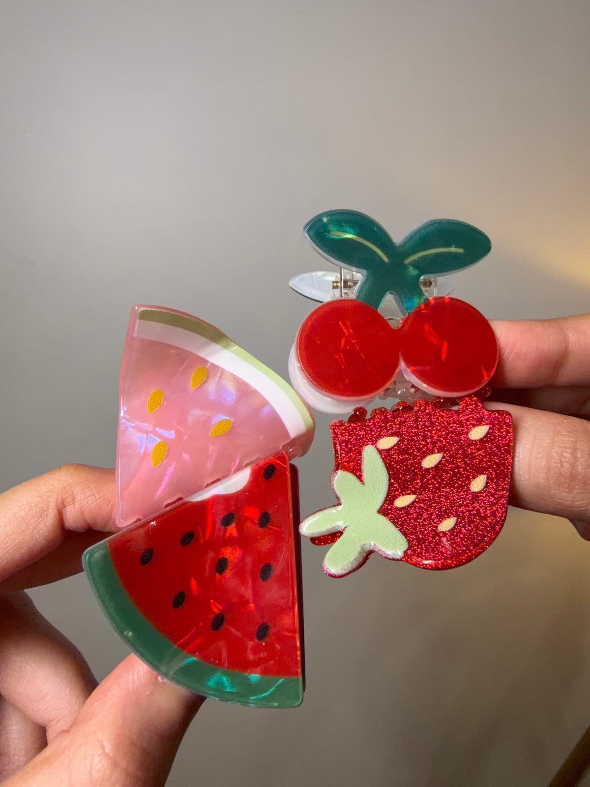 π Fruity Mood Claw Clip ( PACK OF 4 )