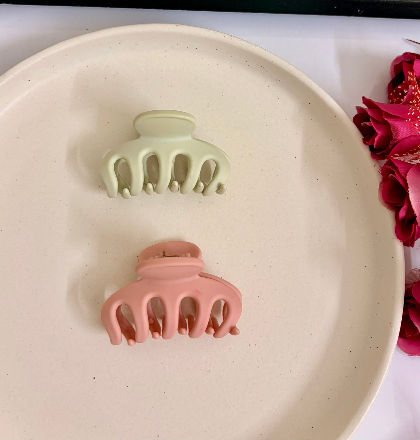 2 Pcs Soft Matte Octopus Claw Clip ( Medium )