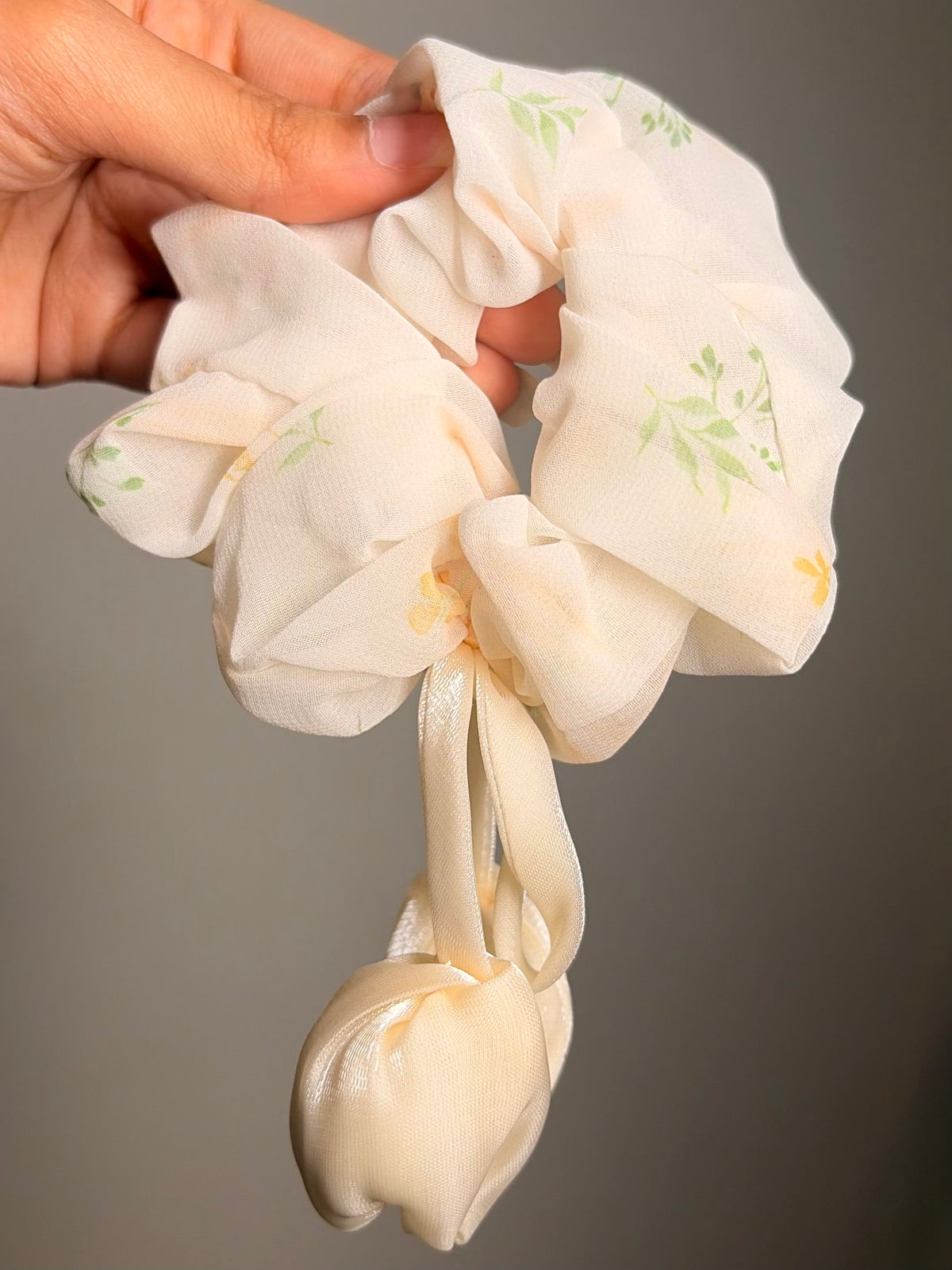 🌷 Tulip Twirl (scrunchies)