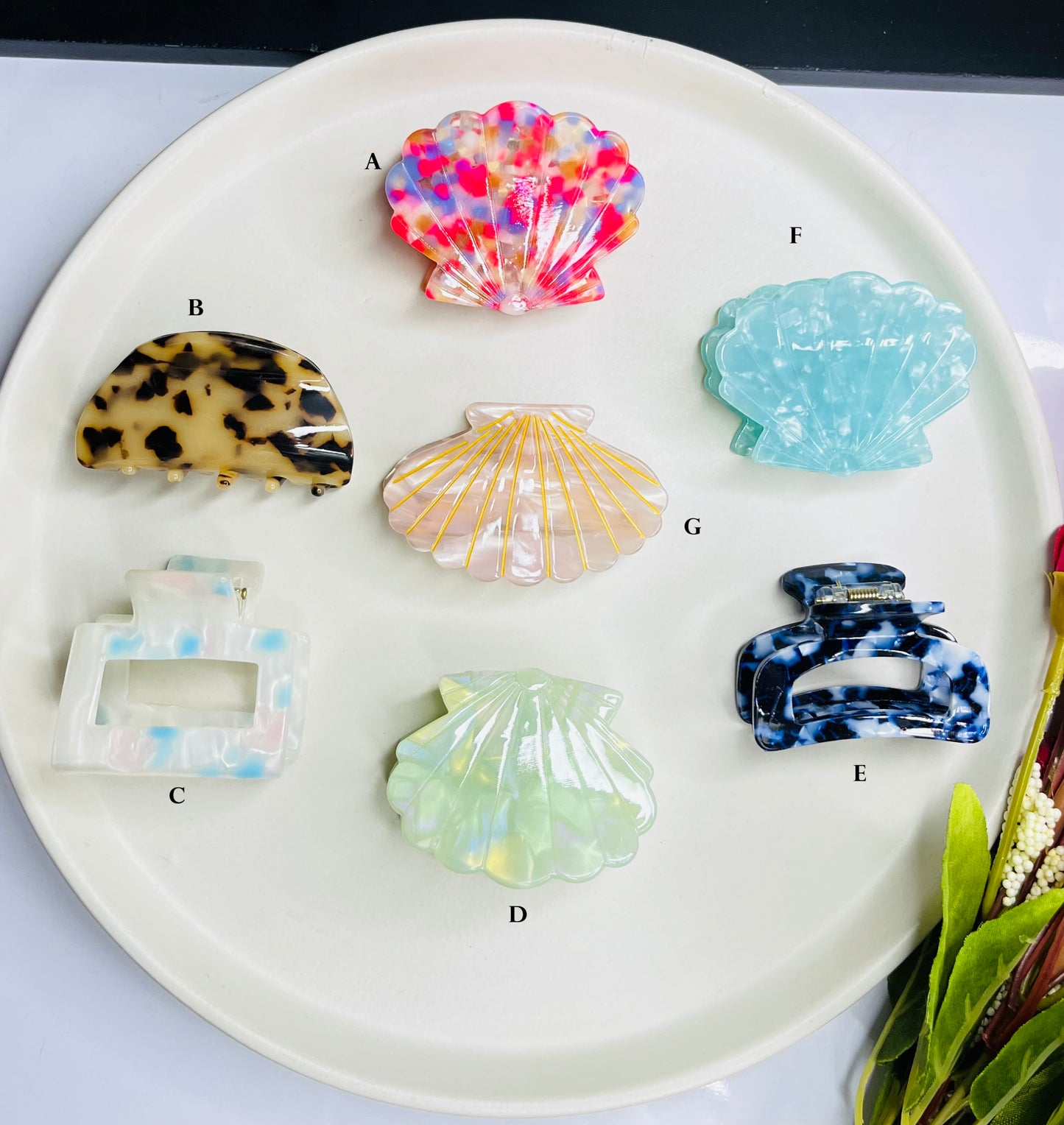 Acrylic Hair Claw ( Medium )