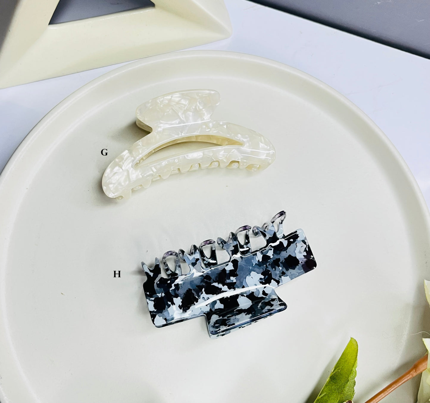 Acrylic Hair Claw ( Large )