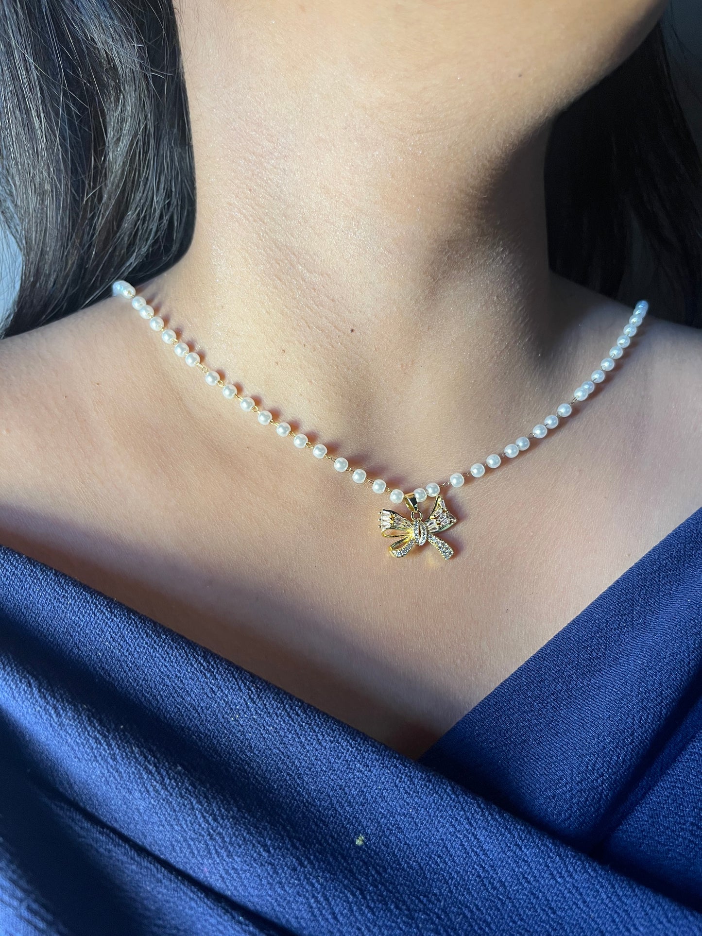 Bow Necklace