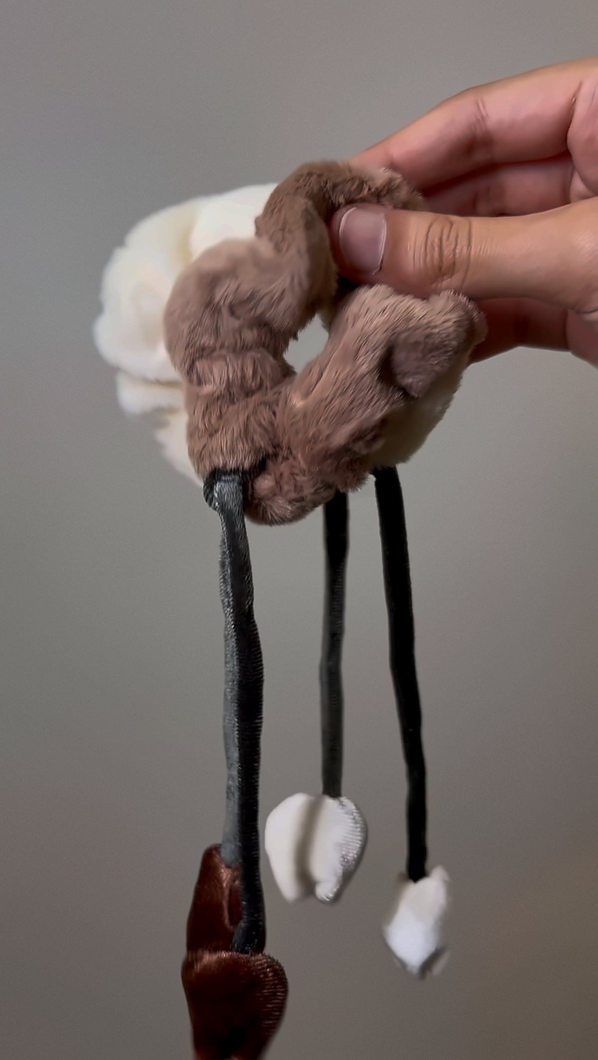 ๐ท Tulip Velvet Scrunchie
