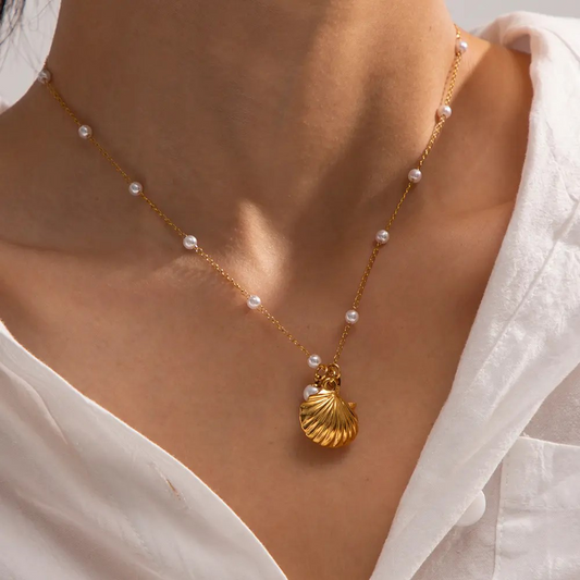 Shell necklace