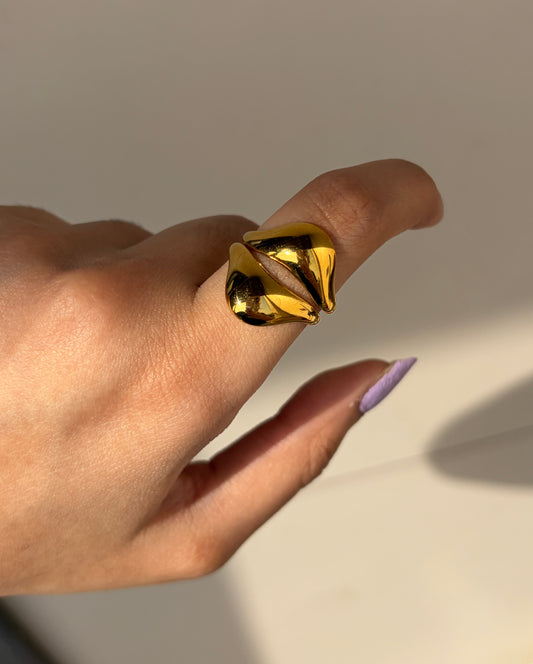 Statement Golden Ring