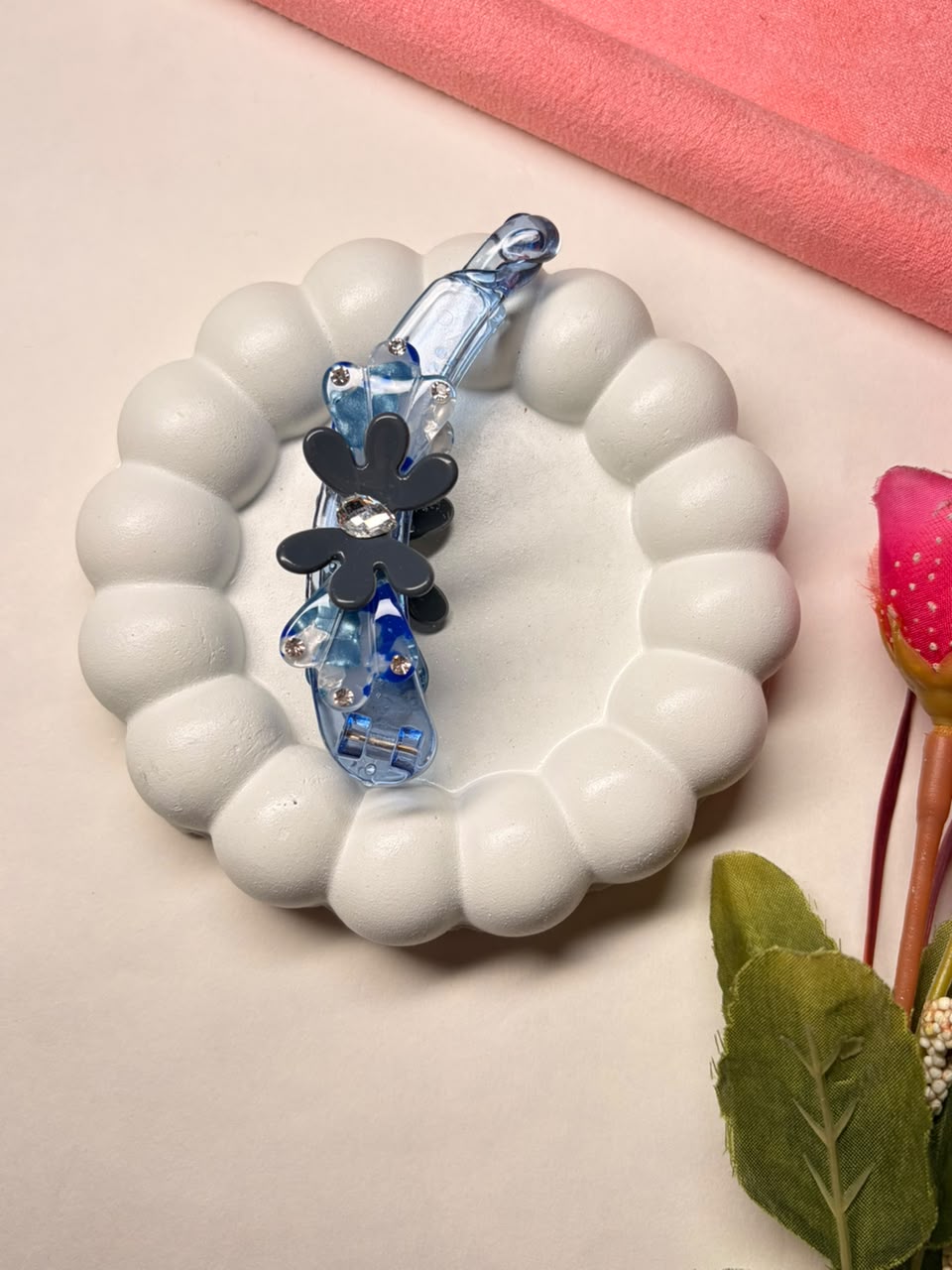 Petal Pop Mirchi Banana Clip